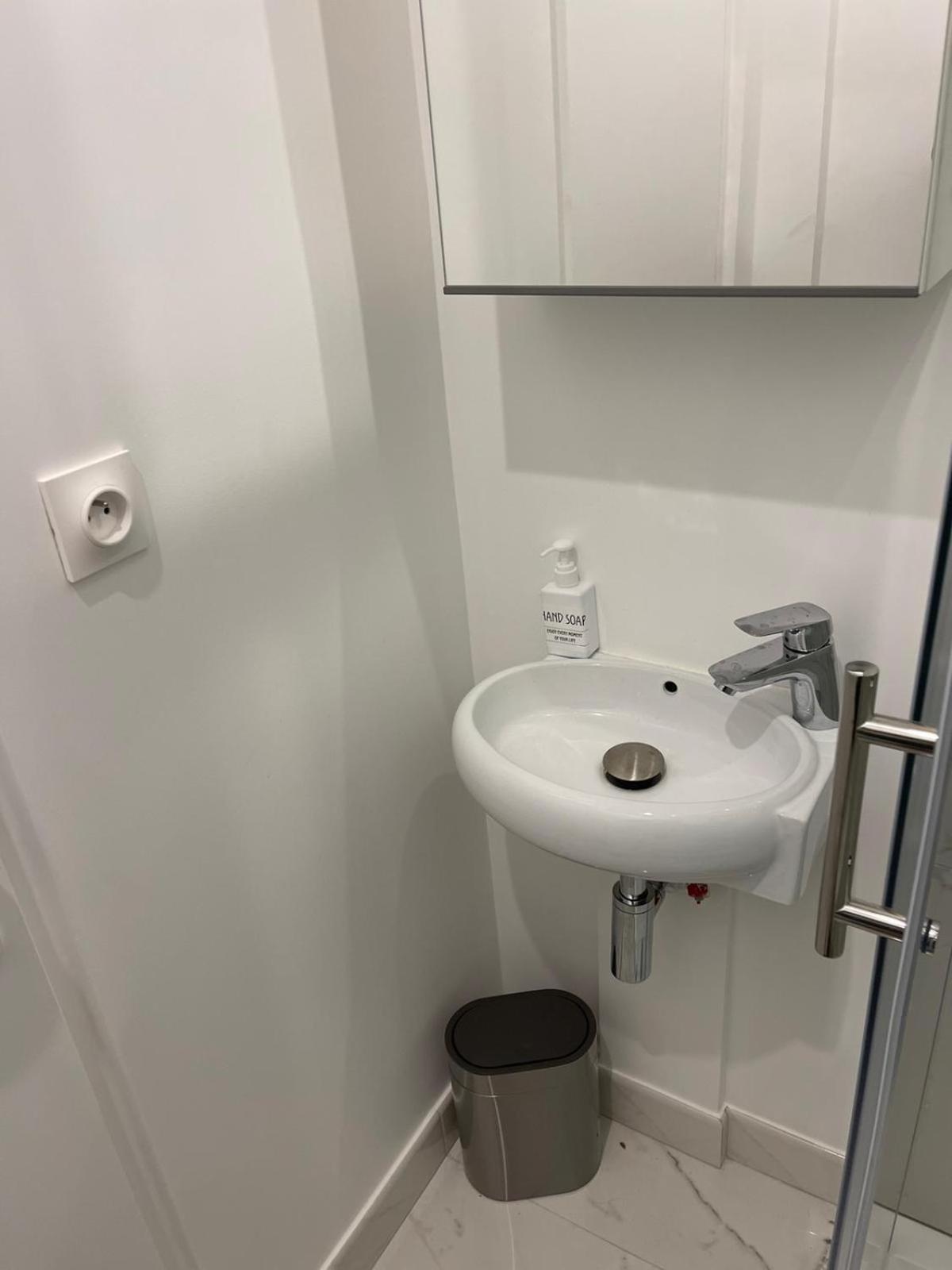 Cocoon Meridien Париж Екстериор снимка